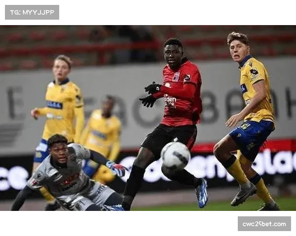 帕纳辛纳主场控球率达58% 边路传中为主要进攻手段 帕纳辛纳主场控球率达58% 边路传中为主要进攻手段